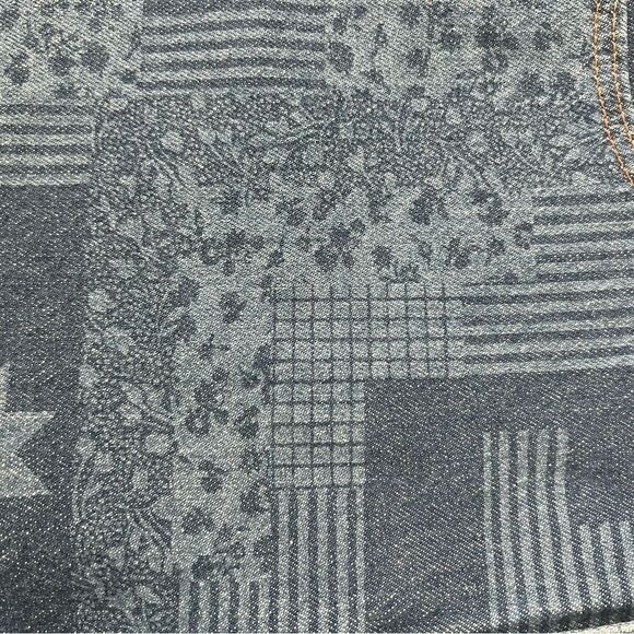 Wrangler Mid-Rise Vintage Short- Size 8 - Picture 6 of 10